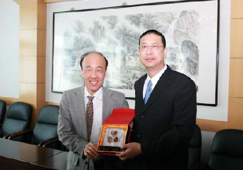 2007年11月美国西北理工大学校长谢佐齐博士一行来学院交流访问.jpg