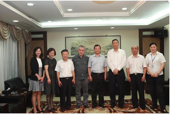 南京市委常委、统战部部长徐锦辉一行来学院调研.jpg