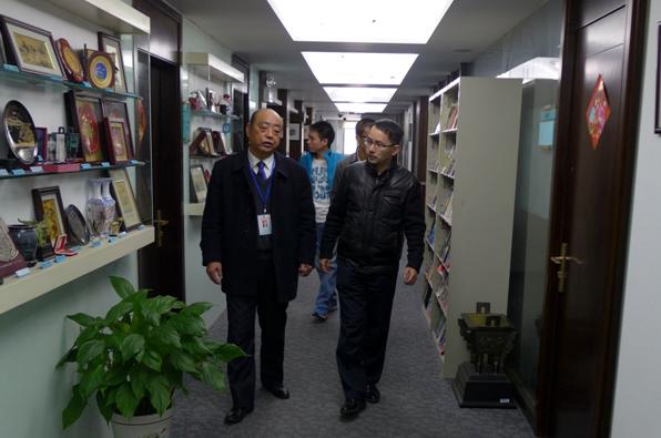 深圳市朝攀科技有限公司总经理苏波一行访问学院.jpg