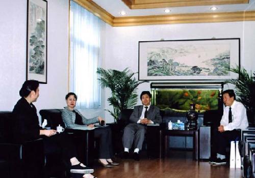 2005年5月大连市信息资源管理中心王占昌主任一行来学院参观访问.jpg