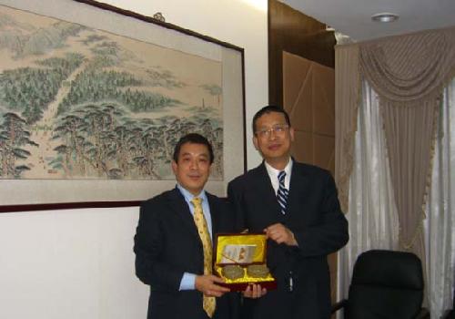 2009年11月IBM苏皖区总经理陈志远一行来学院交流访问.jpg