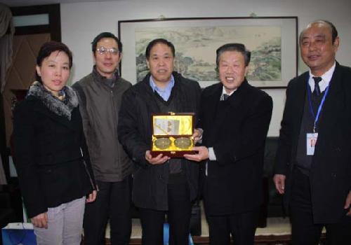 2009年11月上海市物资学校副校长刘政海、原校长张老合一行来学院参观交流.jpg